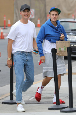 08.02 | Justin Bieber em Beverly Hills, Califórnia