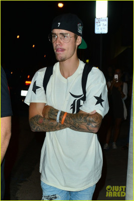 08.03 | Justin Bieber na festa de lançamento da coleção X Karla em West Hollywood, CA