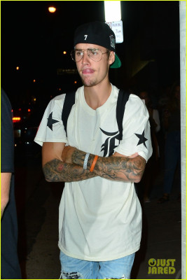 08.03 | Justin Bieber na festa de lançamento da coleção X Karla em West Hollywood, CA