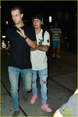08.03 | Justin Bieber na festa de lançamento da coleção X Karla em West Hollywood, CA