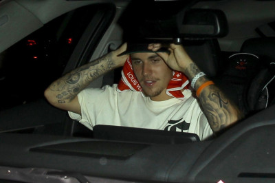 08.04 | Justin Bieber deixando hotel em Hollywood, CA