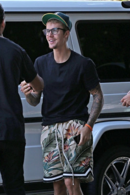 08.05 | Justin Bieber deixando o teatro The Wiltern em Los Angeles, Califórnia