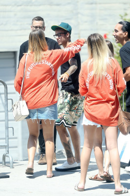 08.05 | Justin Bieber deixando o teatro The Wiltern em Los Angeles, Califórnia