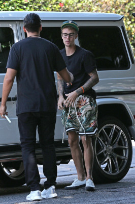 08.05 | Justin Bieber deixando o teatro The Wiltern em Los Angeles, Califórnia