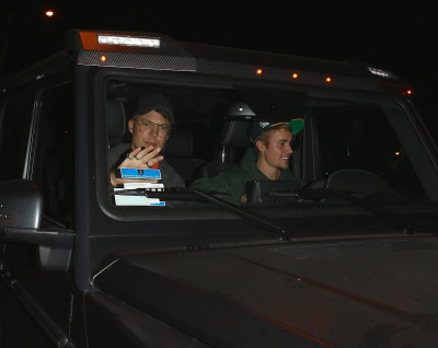 08.06 | Justin Bieber deixando o Peppermint Club em West Hollywood, CA