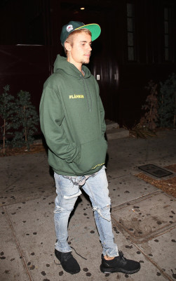 08.06 | Justin Bieber deixando o Peppermint Club em West Hollywood, CA
