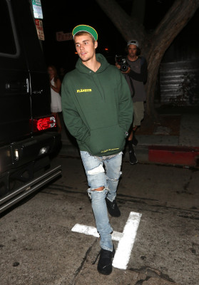 08.06 | Justin Bieber deixando o Peppermint Club em West Hollywood, CA