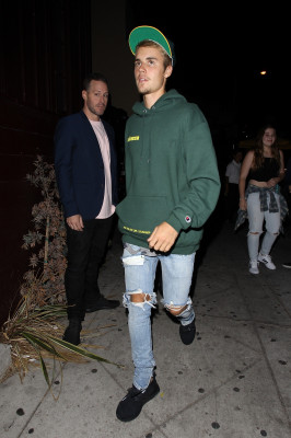 08.06 | Justin Bieber deixando o Peppermint Club em West Hollywood, CA