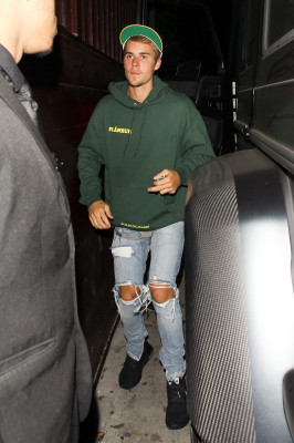 08.06 | Justin Bieber deixando o Peppermint Club em West Hollywood, CA