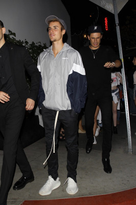 08.05 | Justin Bieber é fotografado em Los Angeles, na Califórnia