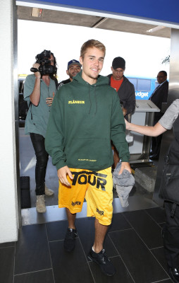 08.07 | Justin Bieber no LAX airport em Los Angeles, na Califórnia