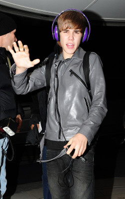 29.11 | Justin Bieber chegando ao hotel Central London