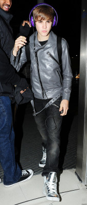 29.11 | Justin Bieber chegando ao hotel Central London