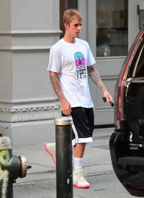 13.08 | Justin Bieber deixando o Aire Ancient Baths em Nova Iorque, NY