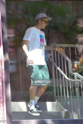 13.08 | Justin Bieber deixando o Aire Ancient Baths em Nova Iorque, NY