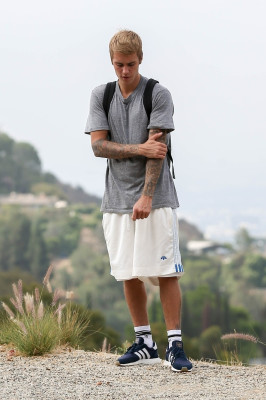 14.08 | Justin Bieber no Runyon Canyon em Los Angeles, Califórnia