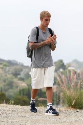 14.08 | Justin Bieber no Runyon Canyon em Los Angeles, Califórnia