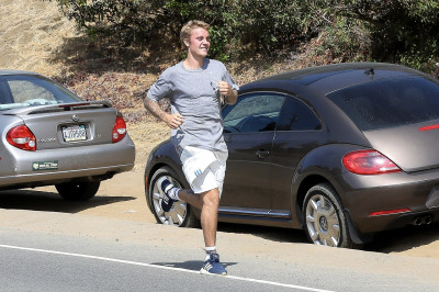 14.08 | Justin Bieber no Runyon Canyon em Los Angeles, Califórnia