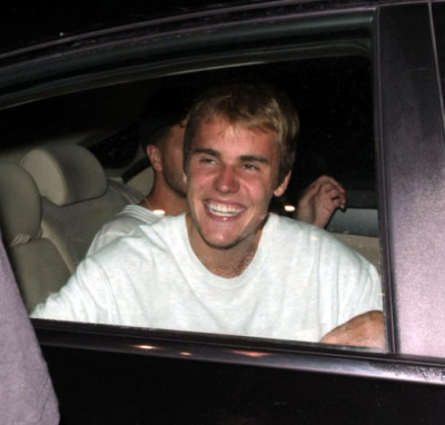 23.08 | Justin Bieber deixando o restaurante Catch em West Hollywood, na California