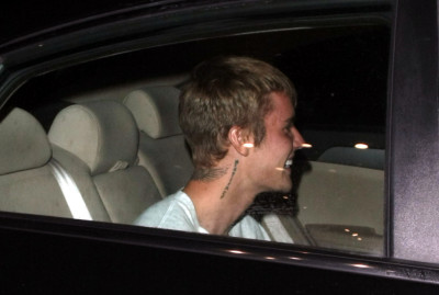 23.08 | Justin Bieber deixando o restaurante Catch em West Hollywood, na California
