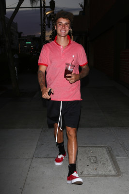 29.08 | Justin Bieber deixando o Il Pastaio em Beverly Hills, CA