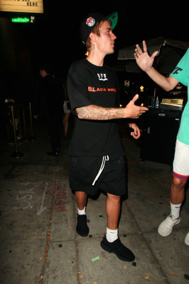 09.04 | Justin Bieber deixando o Delilah em West Hollywood, Califórnia