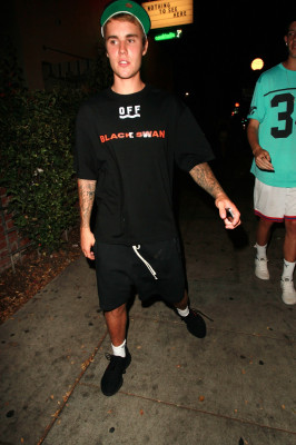 09.04 | Justin Bieber deixando o Delilah em West Hollywood, Califórnia