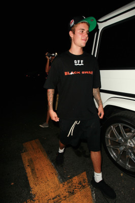 09.04 | Justin Bieber deixando o Delilah em West Hollywood, Califórnia
