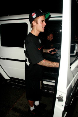 09.04 | Justin Bieber deixando o Delilah em West Hollywood, Califórnia