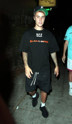 09.04 | Justin Bieber deixando o Delilah em West Hollywood, Califórnia