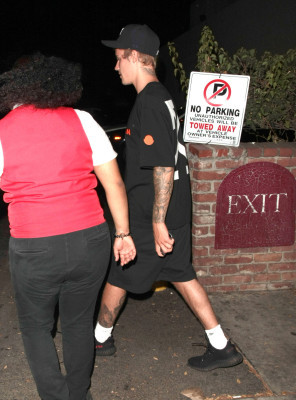 09.04 | Justin Bieber deixando o Delilah em West Hollywood, Califórnia