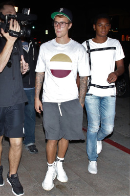 09.04 | Justin Bieber no Mastro's Steakhouse em Beverly Hills, CA