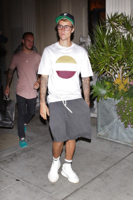 09.04 | Justin Bieber no Mastro's Steakhouse em Beverly Hills, CA