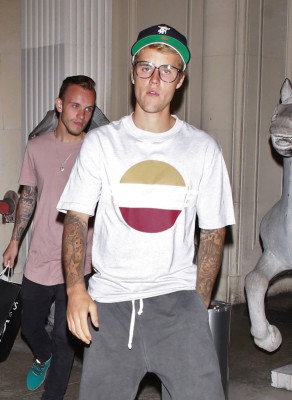 09.04 | Justin Bieber no Mastro's Steakhouse em Beverly Hills, CA