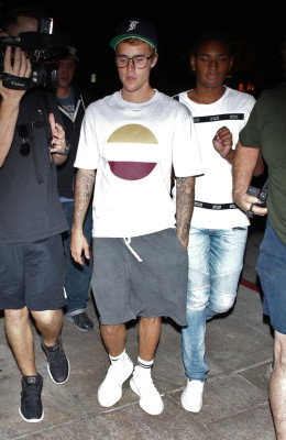 09.04 | Justin Bieber no Mastro's Steakhouse em Beverly Hills, CA