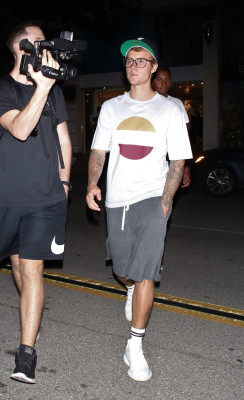 09.04 | Justin Bieber no Mastro's Steakhouse em Beverly Hills, CA