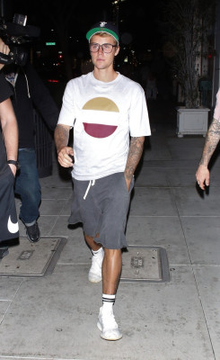 09.04 | Justin Bieber no Mastro's Steakhouse em Beverly Hills, CA