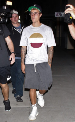 09.04 | Justin Bieber no Mastro's Steakhouse em Beverly Hills, CA