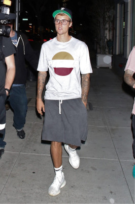 09.04 | Justin Bieber no Mastro's Steakhouse em Beverly Hills, CA
