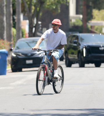 03.06 | Andando de bicicleta com Eddie Benjamin em Los Angeles, CA
