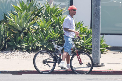 03.06 | Andando de bicicleta com Eddie Benjamin em Los Angeles, CA
