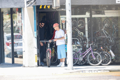 03.06 | Andando de bicicleta com Eddie Benjamin em Los Angeles, CA