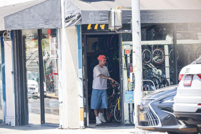 03.06 | Andando de bicicleta com Eddie Benjamin em Los Angeles, CA