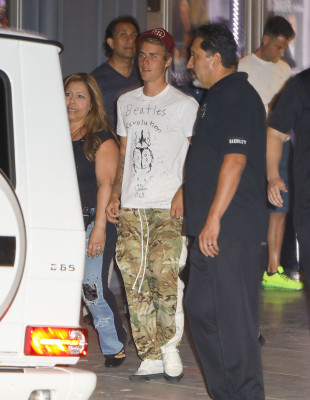 09.06 | Justin Bieber no Saban Theater em Beverly Hills, CA