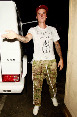 09.06 | Justin Bieber chegando no Delilah em West Hollywood, CA
