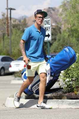 09.10 | Justin Bieber no Angeles National Golf Club em Tujunga, Califórnia