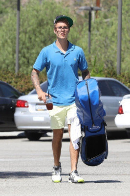 09.10 | Justin Bieber no Angeles National Golf Club em Tujunga, Califórnia