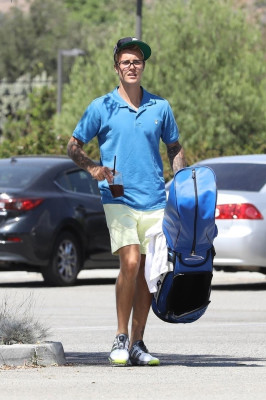 09.10 | Justin Bieber no Angeles National Golf Club em Tujunga, Califórnia
