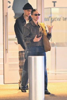 05.01 | Justin e Hailey Bieber em Los Angeles, Califórnia.
