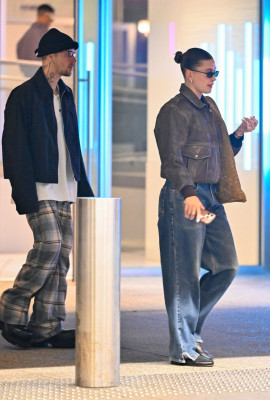 05.01 | Justin e Hailey Bieber em Los Angeles, Califórnia.